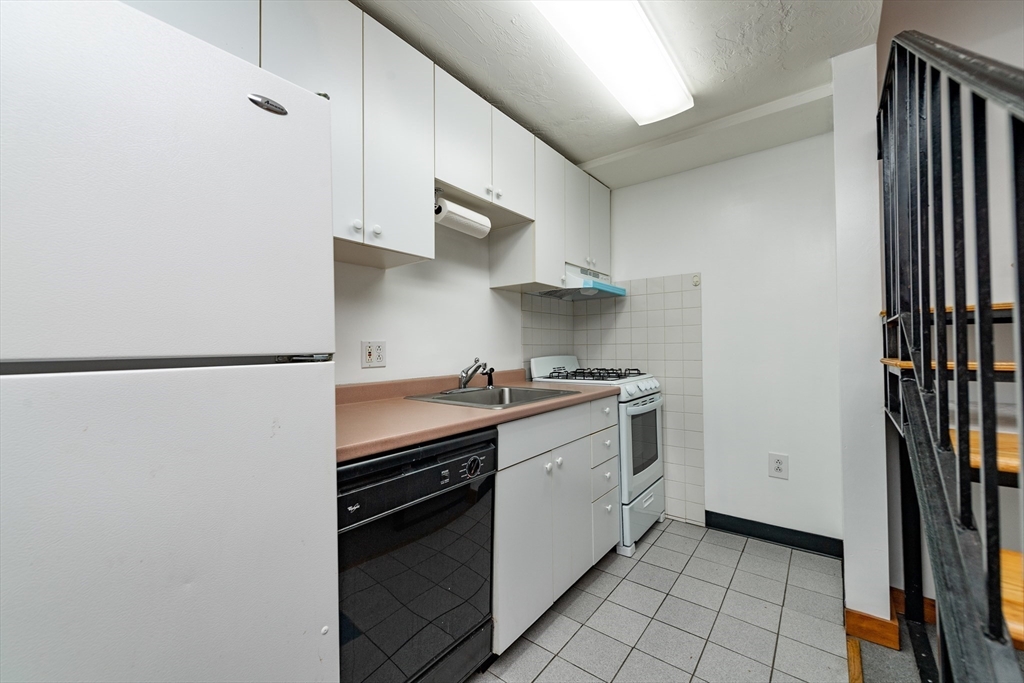 18 Edgerly Rd, Fenway