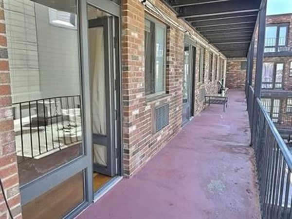 1039 Commonwealth Ave, Allston