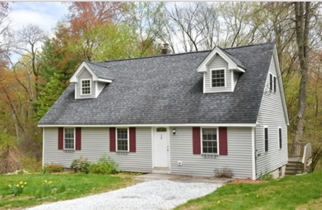 19 Collins Rd, Northborough