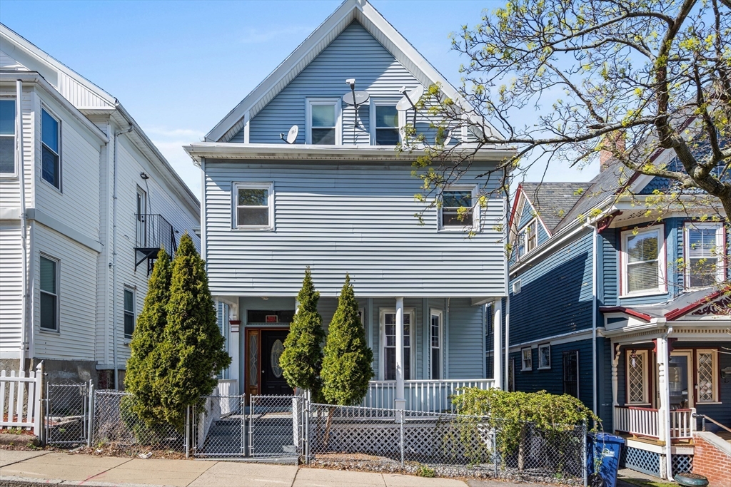 18 Gaston St, Roxbury