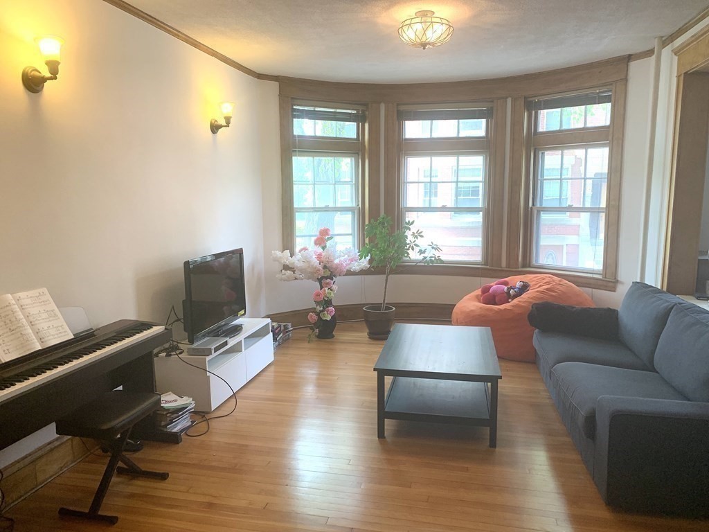 147 Longwood Ave, Longwood