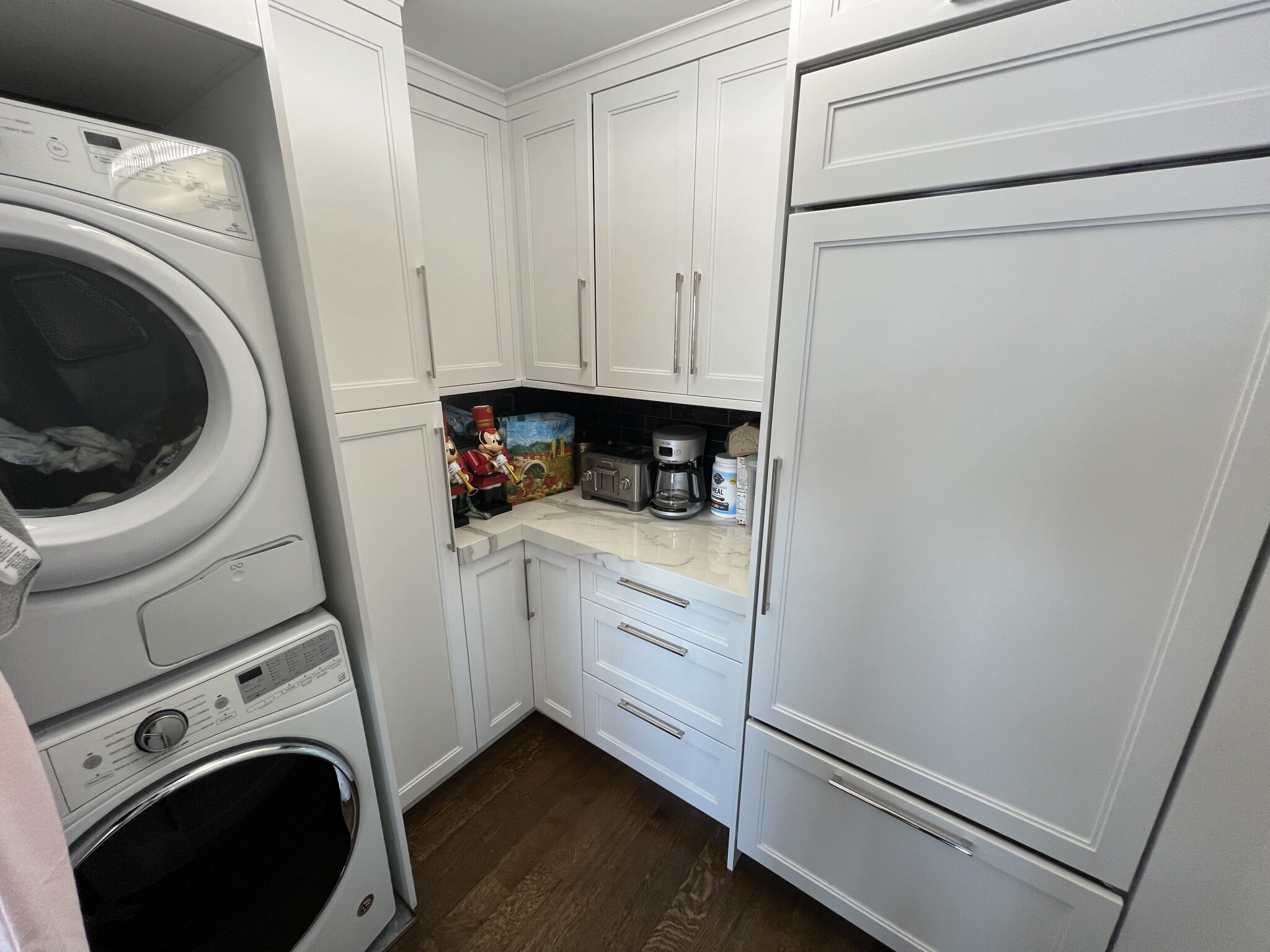 85 East India Row, Downtown