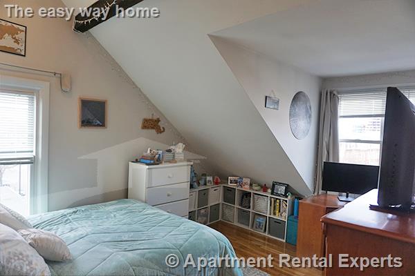 166 Broadway, East Somerville