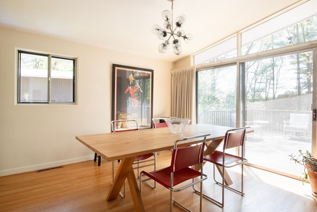 7 Partridge Rd, Lexington