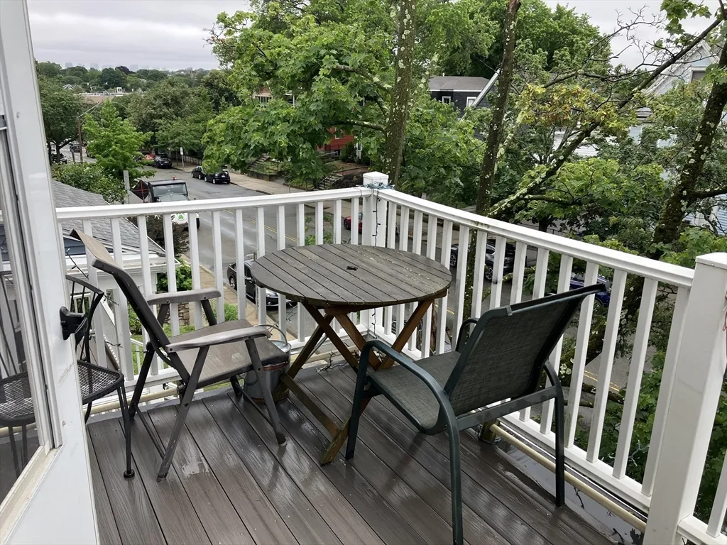 1109 Broadway, Teele Square