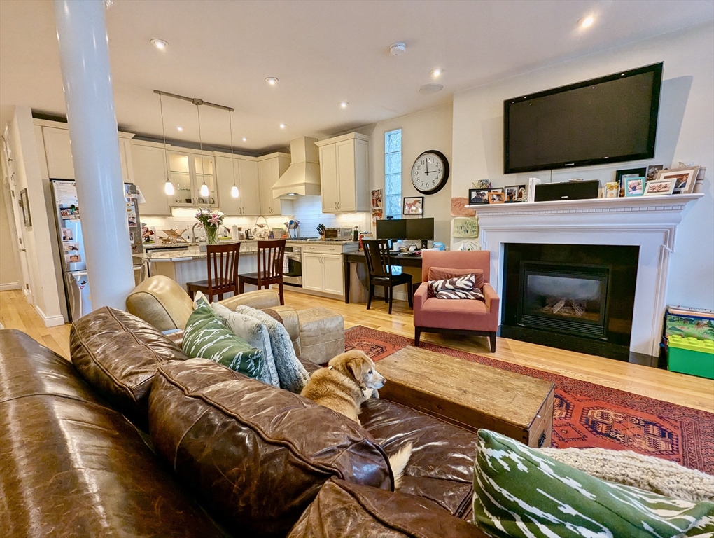 925 East Broadway, South Boston