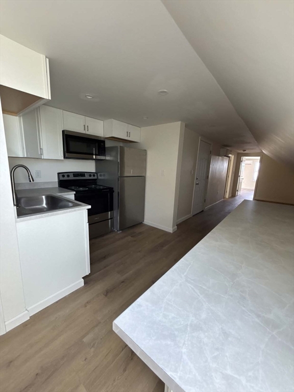 178 Thomas St, Fall River