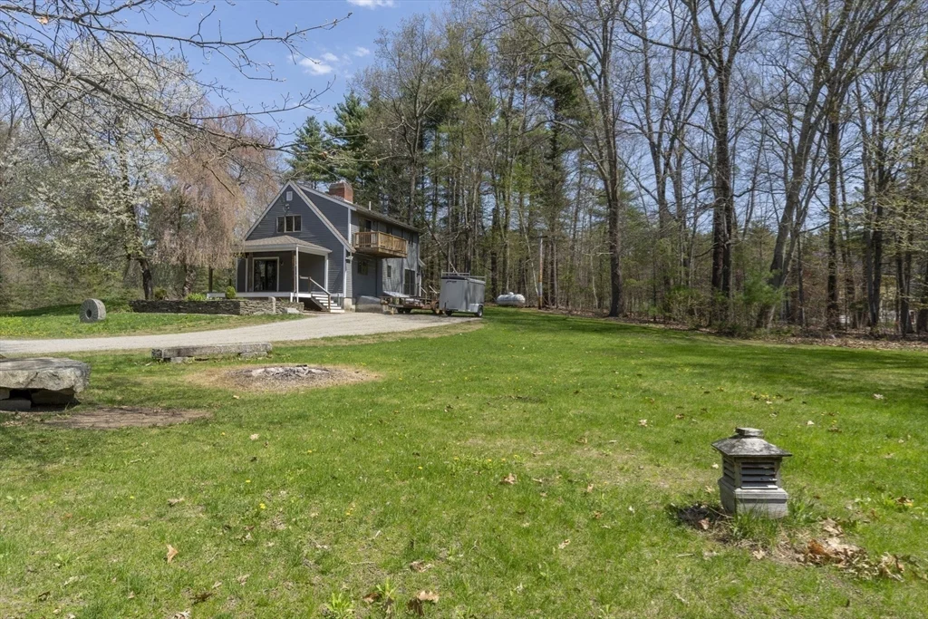 6 Pine Woods Rd, East Kingston
