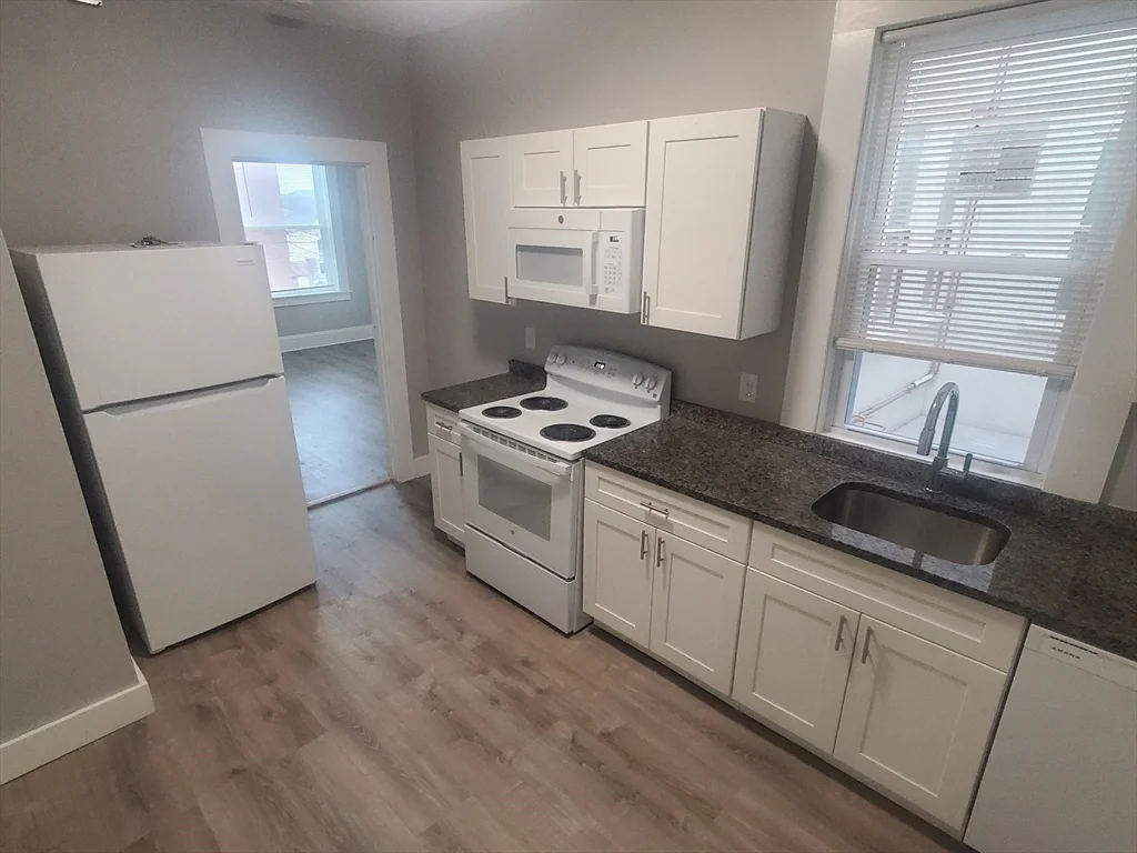 738 Washington St, Norwood