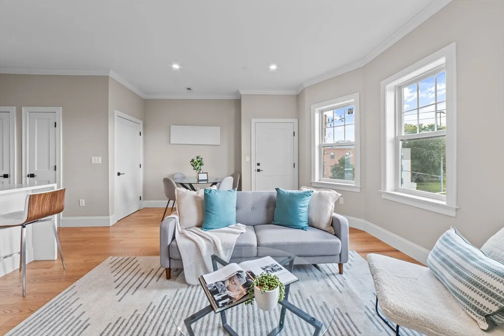 31 Boardman St, East Boston