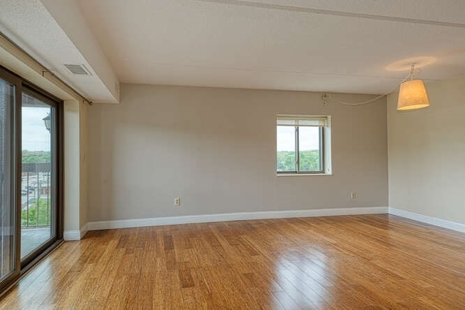 159 Main St, Stoneham