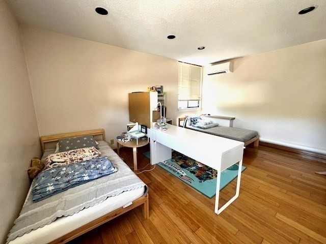 94 Beaconsfield Rd, Brookline