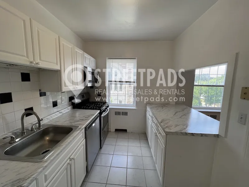 1163 Beacon St, Longwood