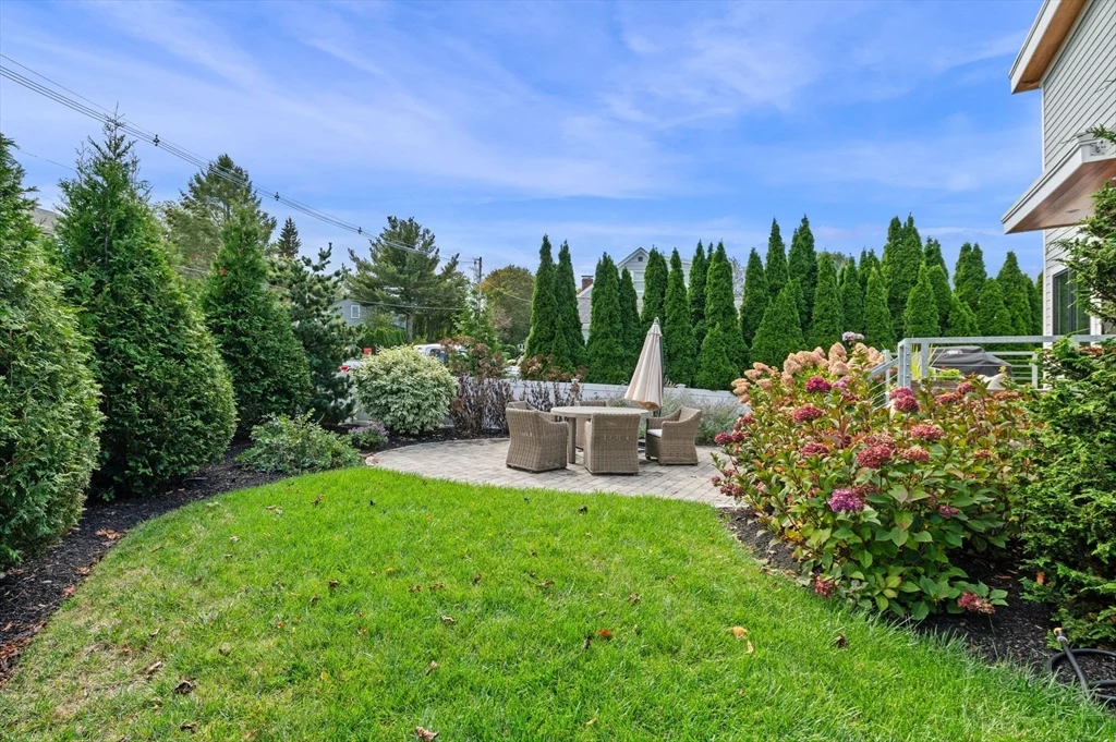 99 Naugus Ave, Marblehead