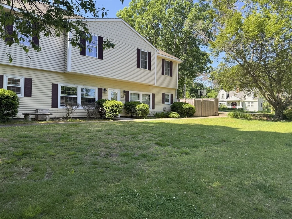 28 Crestview Dr, Westborough