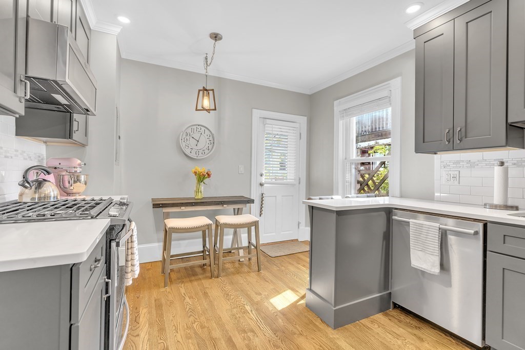 176 Bowen St, South Boston