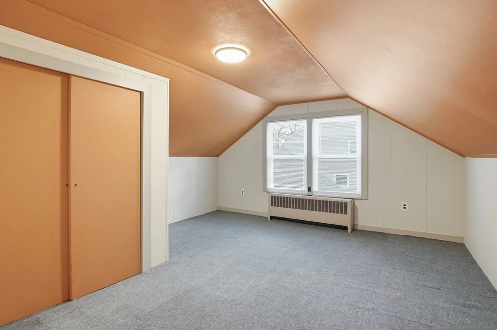 16 Liberty Dr, Shrewsbury