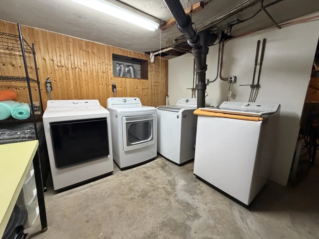 17 Hatfield Rd, West Newton