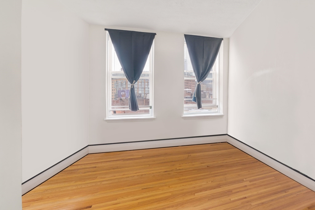 5 N Margin St, North End