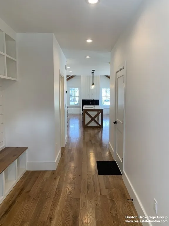 7 Sharon Ave, Auburndale