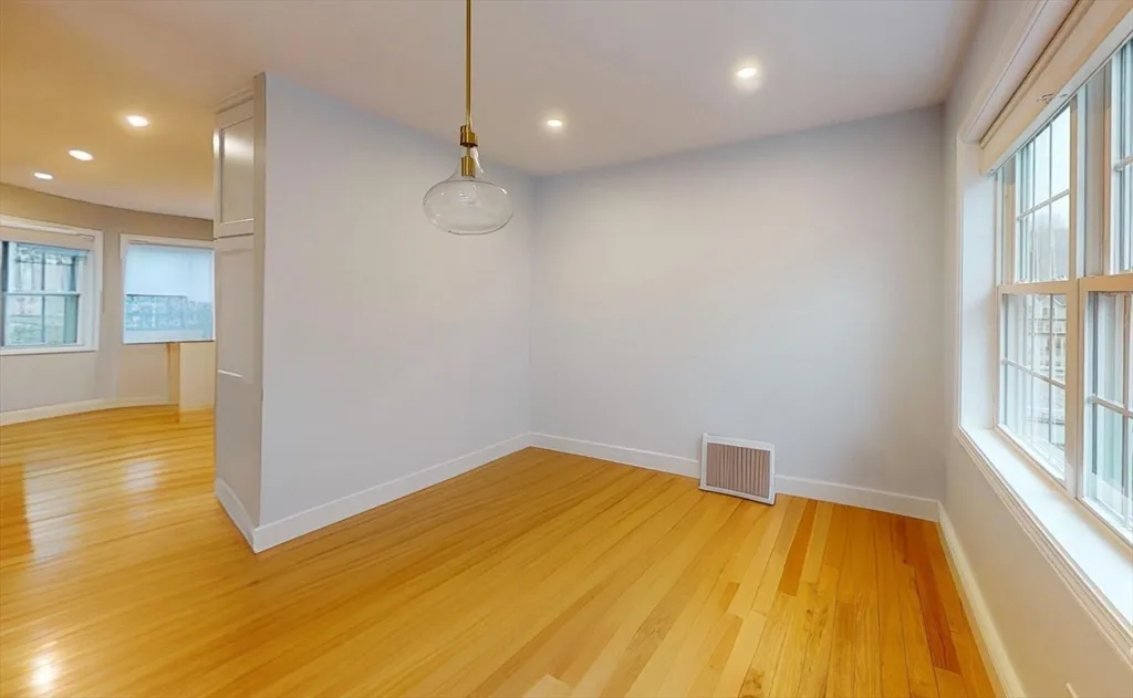8 Knollwood Ct, Winnmere