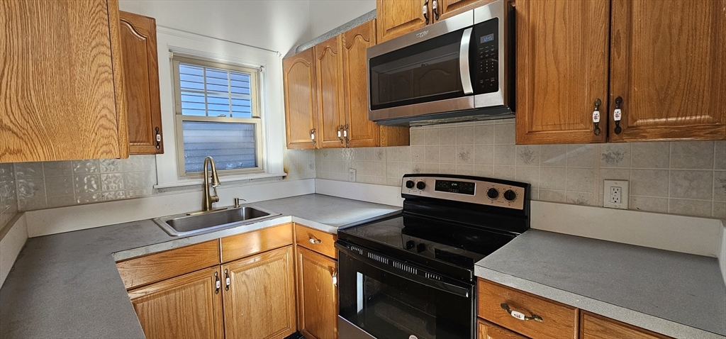 14 Harding Ave, Everett