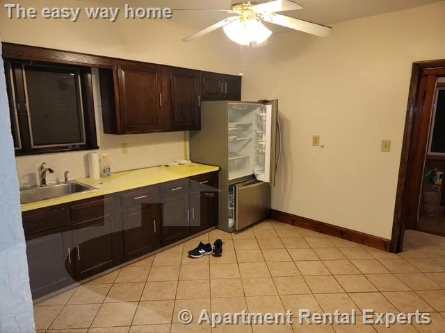 40 Kenmere Rd, Medford Square