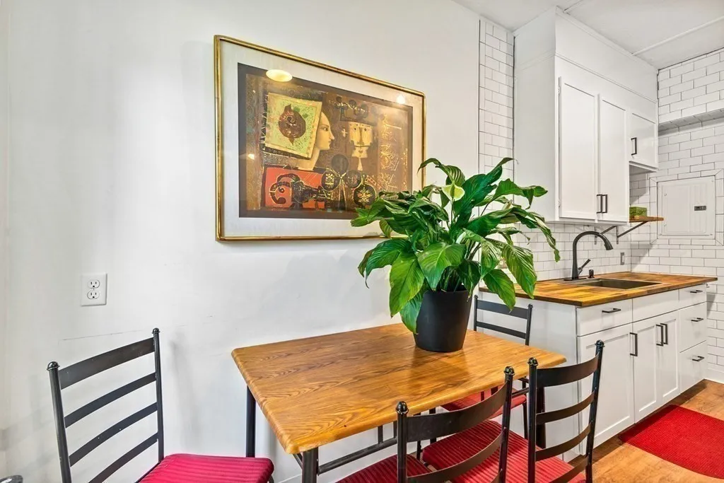 1945 Commonwealth Ave, Brighton