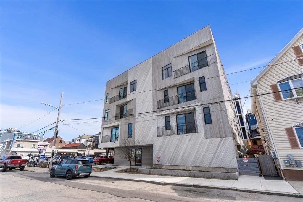 211 Condor St, East Boston
