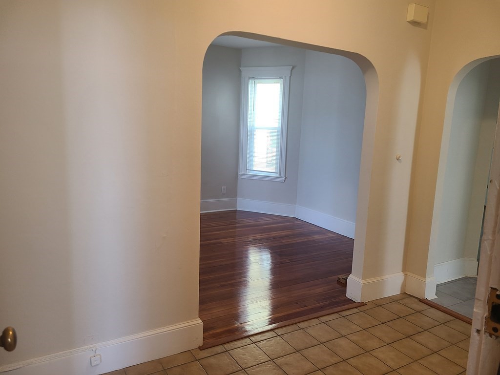 537 Beach St, Revere