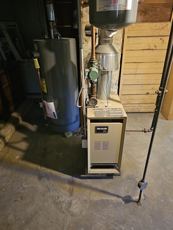 663 Hammond St, Chestnut Hill