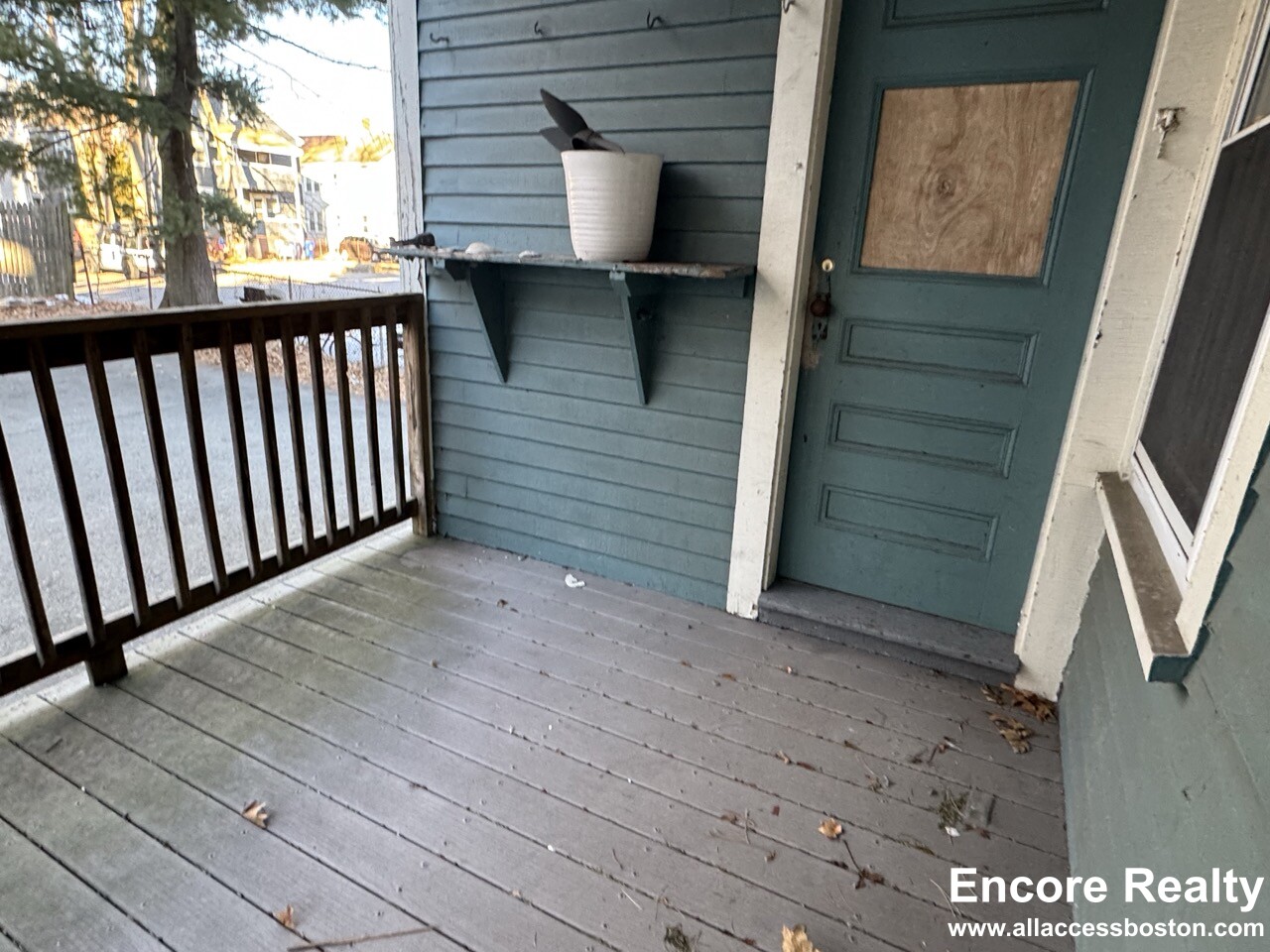 331 Faneuil St, Oak Square