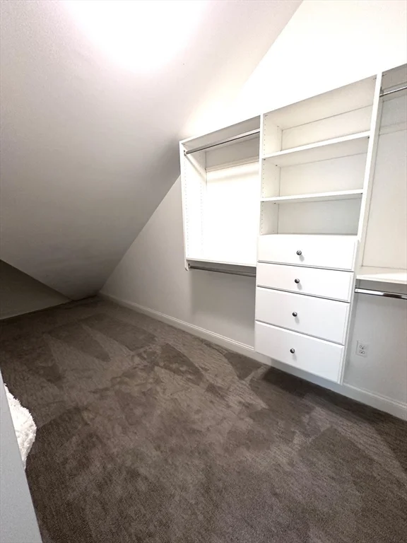 92 Johnson Woods Dr, Reading