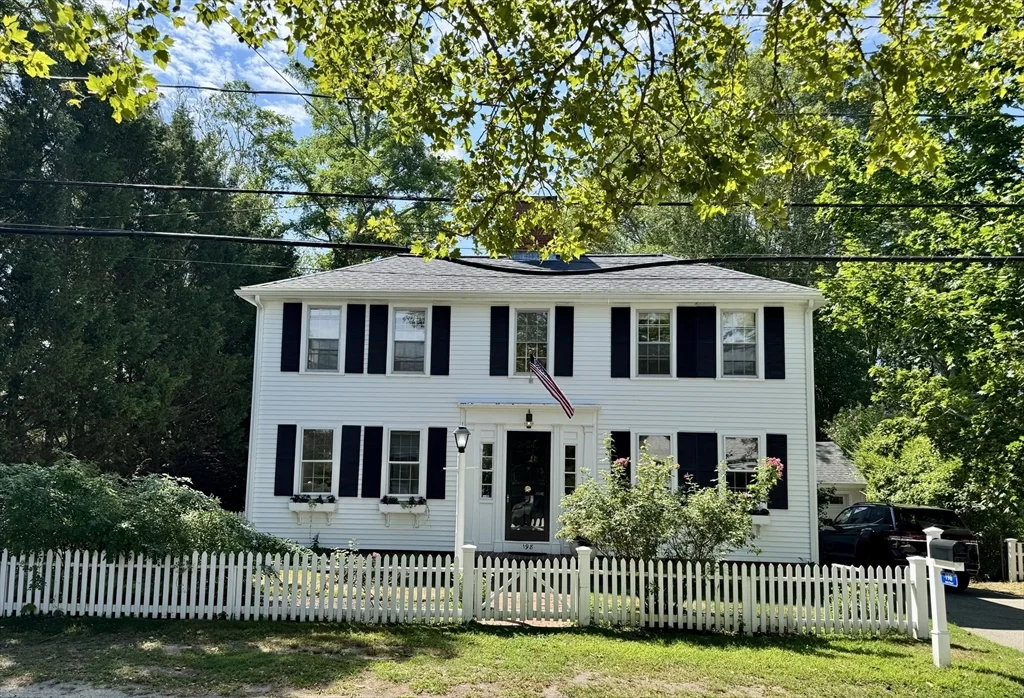 198 Main St, Sandwich (village)