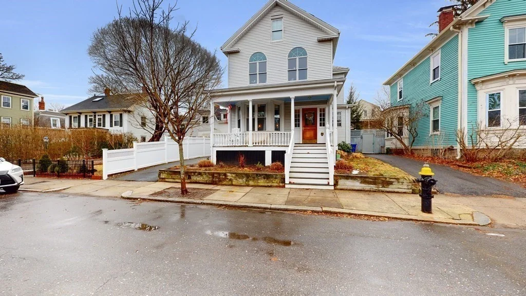 14 Holbrook St, Jamaica Plain