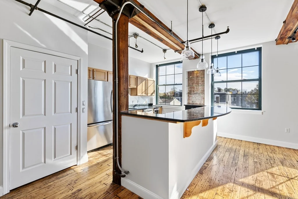 881 East First St, South Boston