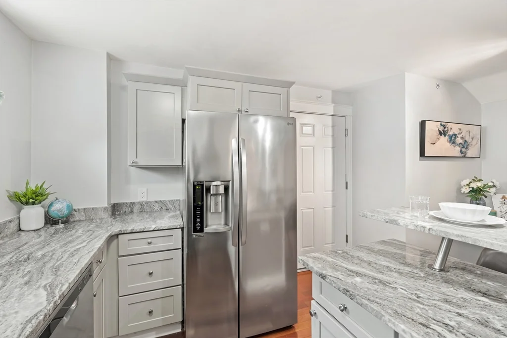 15 Millmont St, Roxbury