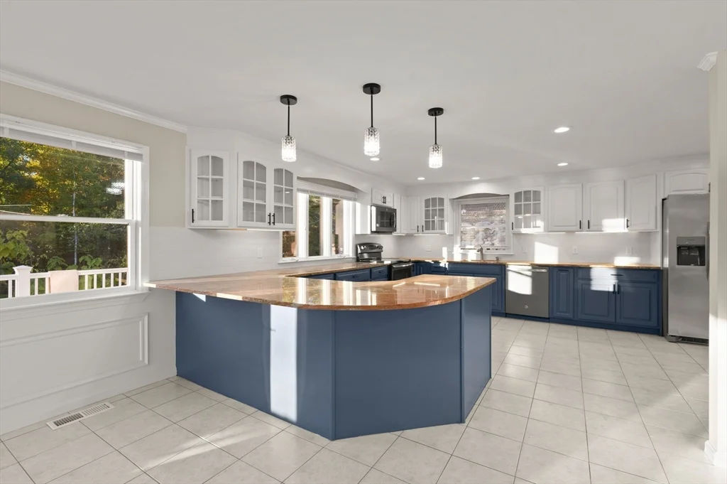 767 Walnut St, Lynnfield