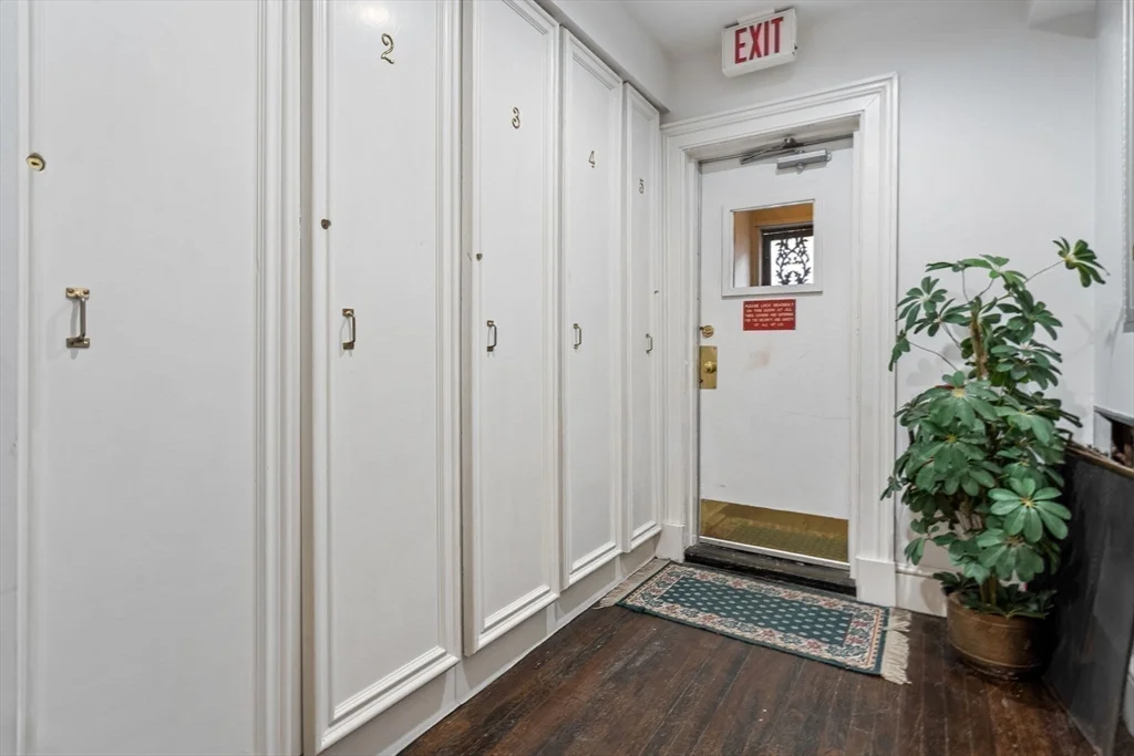 216 Commonwealth Ave, Back Bay