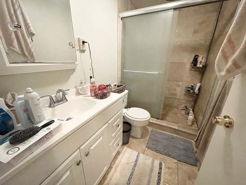 670 Massachussetts, South End