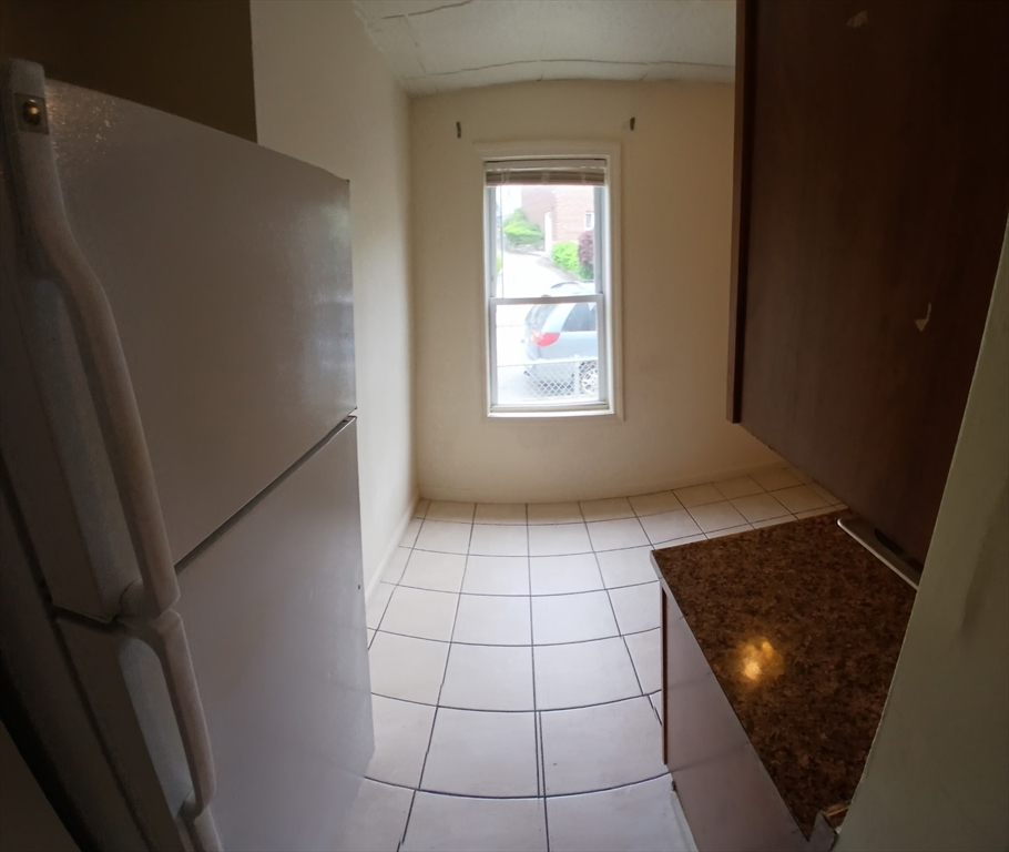 1909 North Main St, Fall River