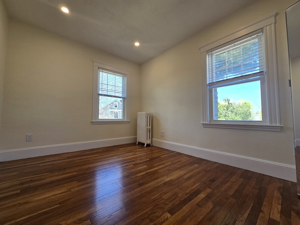 104 Parsons St, Oak Square