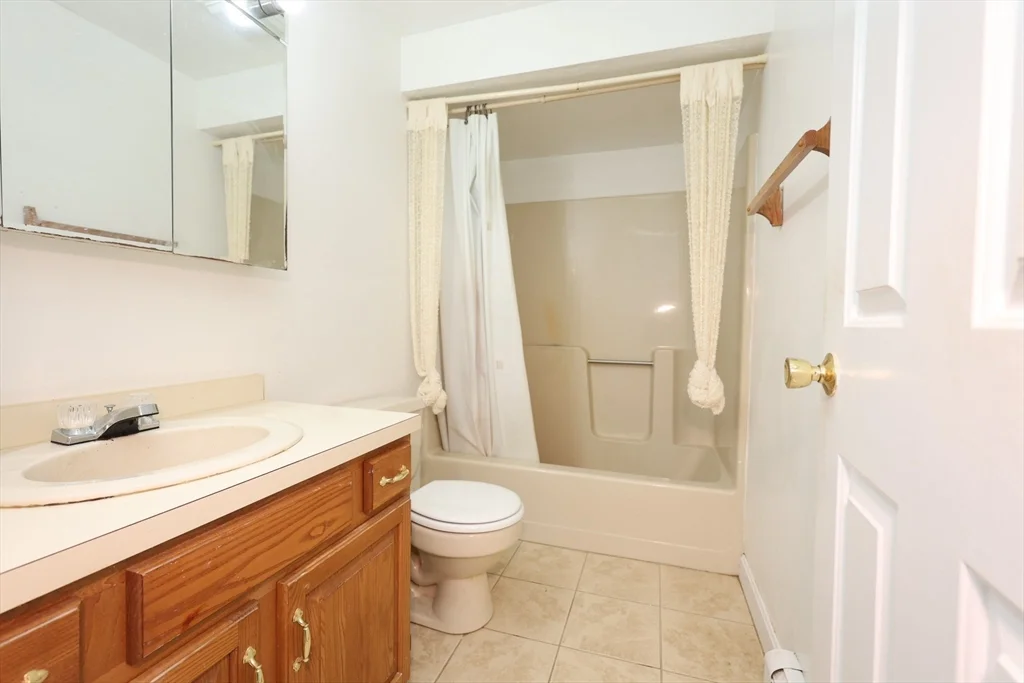 610 S Franklin St, Holbrook