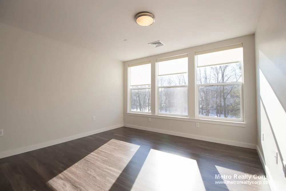 1 Whittemore Ave, North Cambridge