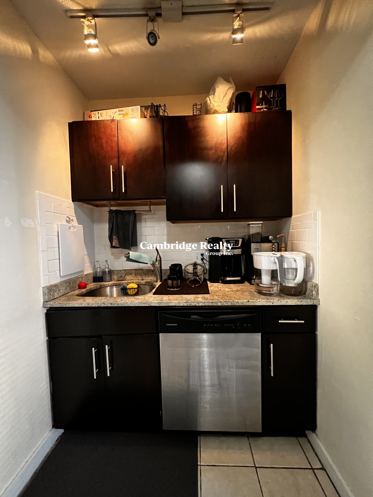 41 Crescent St, Medford Street / The Neck