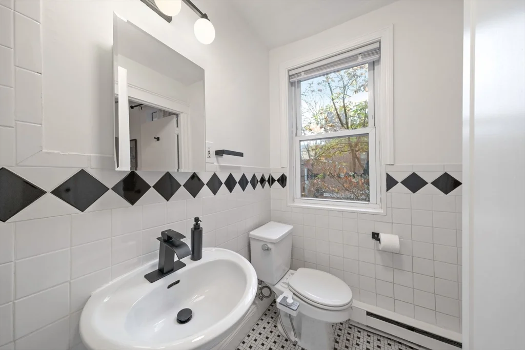 102 Revere St, Beacon Hill