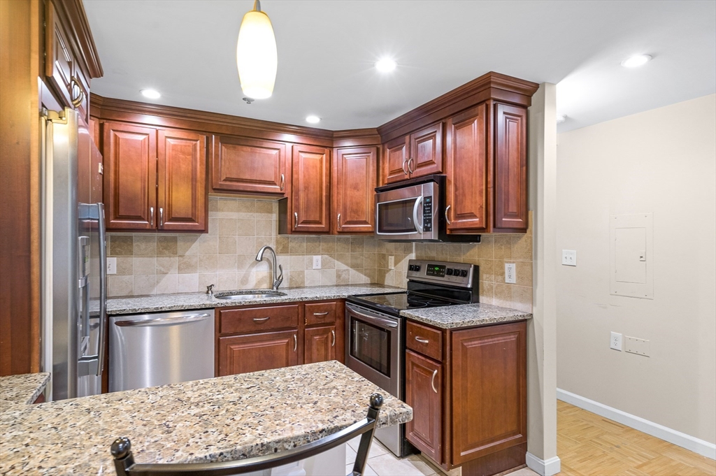 357 Commercial St, North End