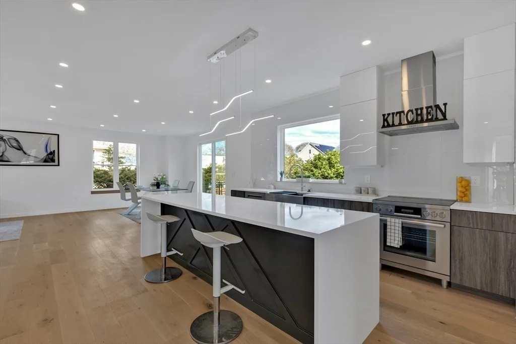 239 Mountain Ave, Arlington