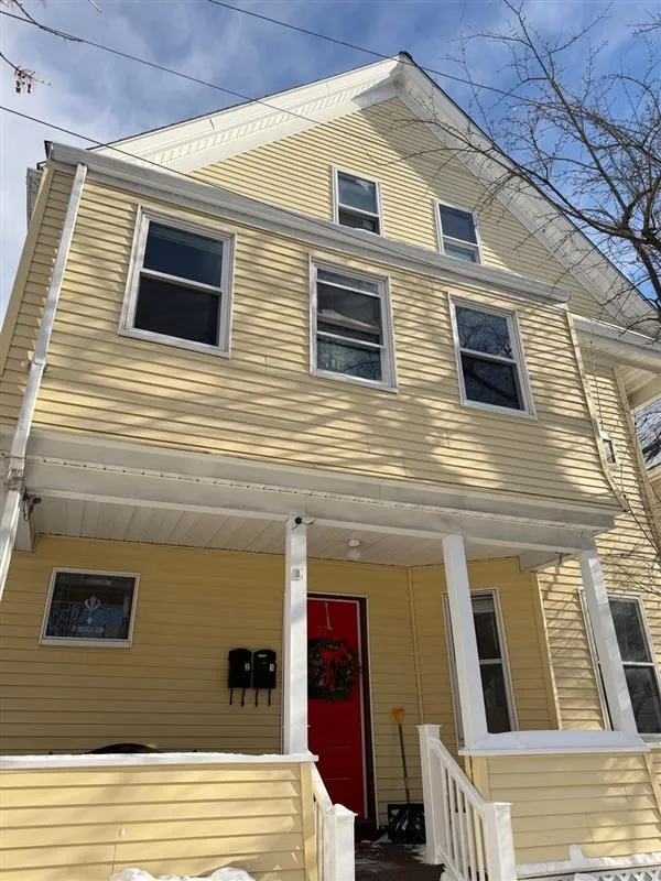 27 Gilman Ter, Winter Hill