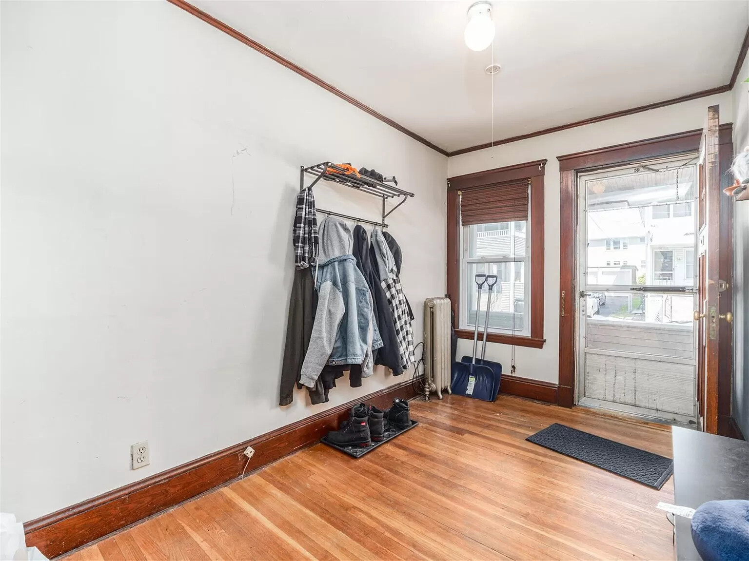 54 Upland Rd, West Somerville